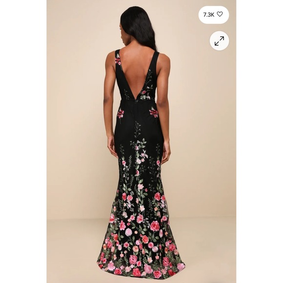 NWT Lulus Soiree Blossom Black Floral Embroidered Mermaid Maxi Dress Size Medium - Picture 1 of 13